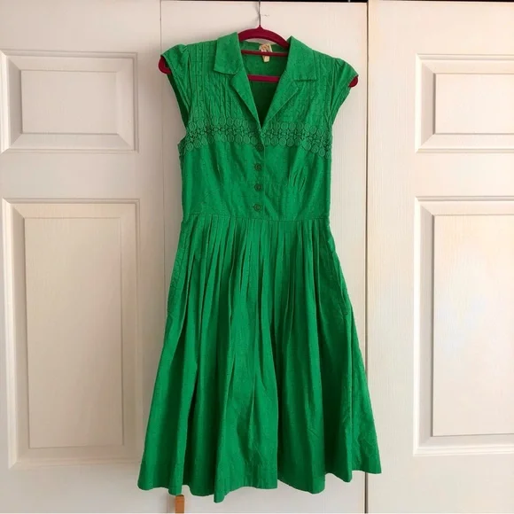 open lace back dress Green 1940s Solid Pleated Shirt Collar Dress
